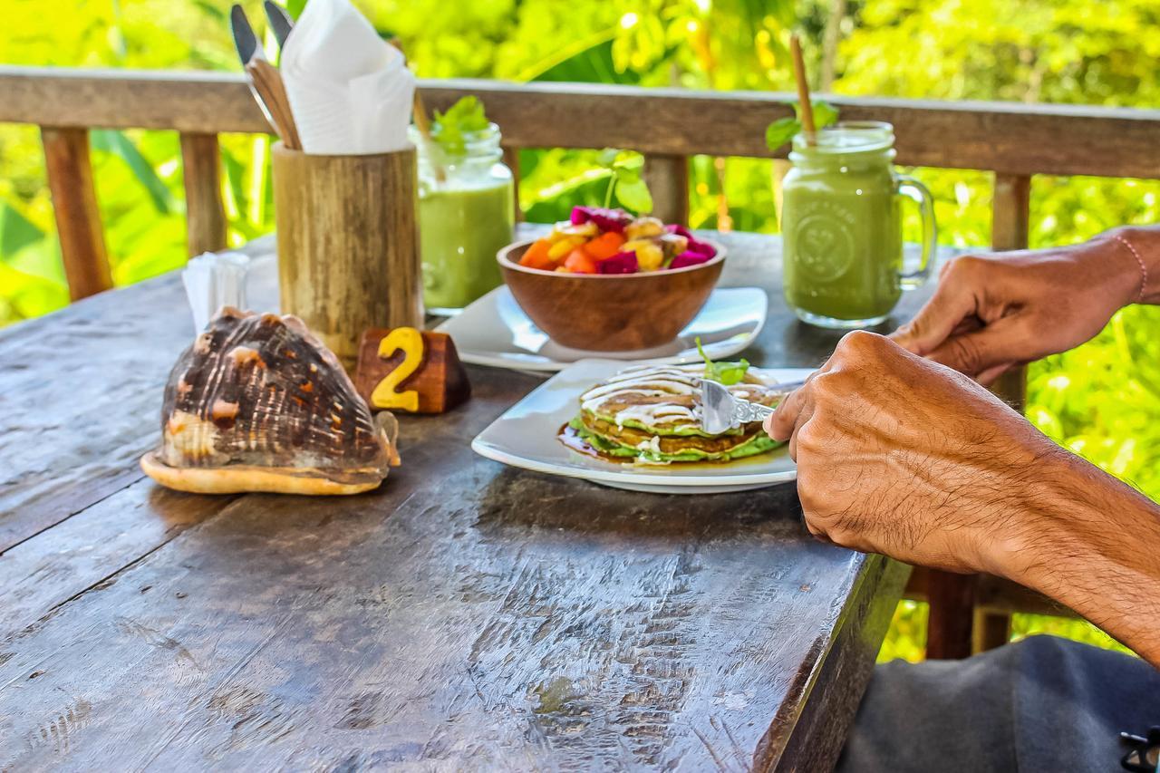 Ped Echo Alam Nusa Lodge מראה חיצוני תמונה